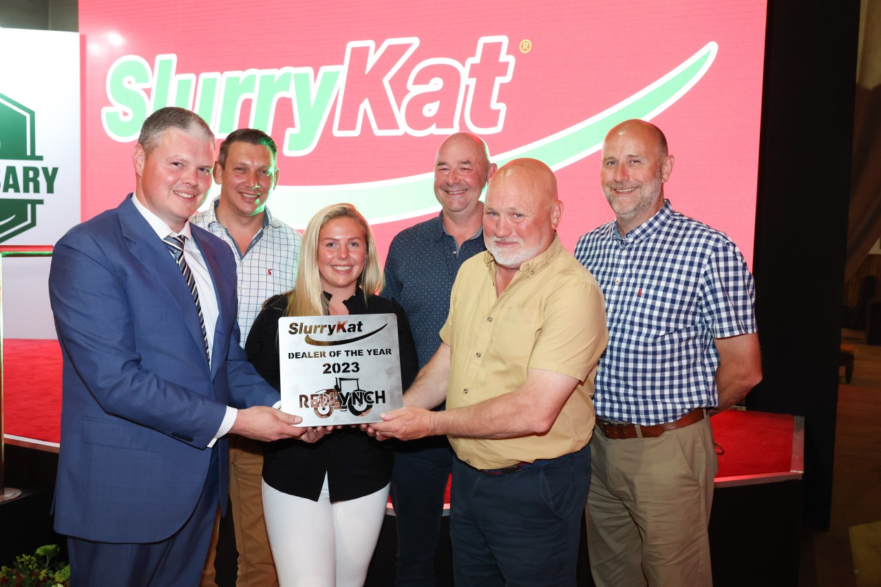 SlurryKat-Dealer-of-the-Year-Award-2023---RedLynch-Tractors